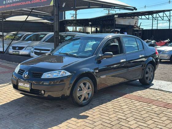 RENAULT MEGANE 2.0 DYNAMIQUE SEDAN 16V GASOLINA 4P MANUAL